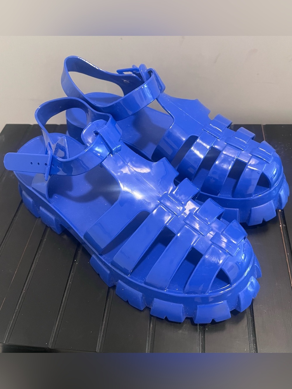 UO Halle Jelly Fisherman
Sandal Cobalt Blue Urban Outfitters Size 8
